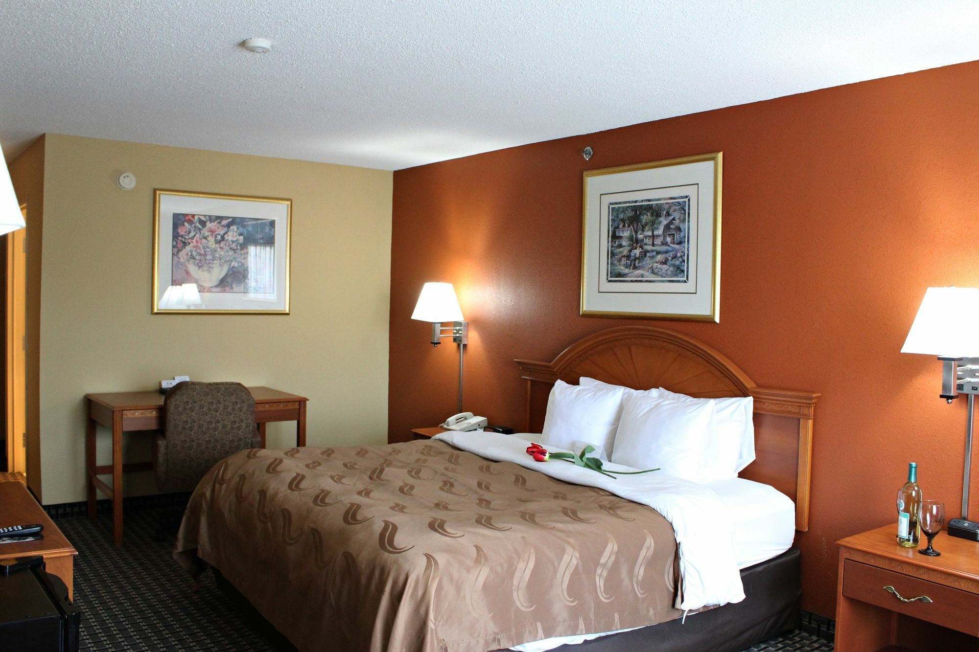 Quality Inn & Suites Cincinnati Sharonville Luaran gambar